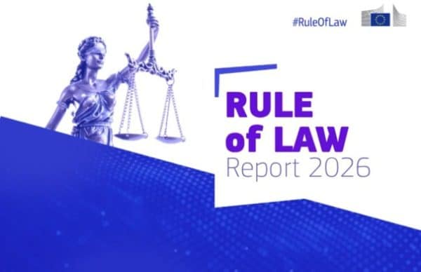 Fru Justitia och Rule of Law 2026 report skrivit bredvid