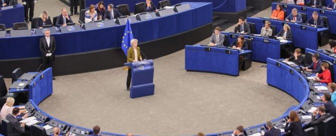 EU-kommissionens ordförande von der Leyen håller sitt årliga tal till EUropaparlamentet